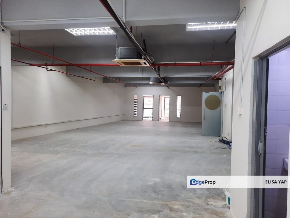 SetiaWalk Pusat Bandar Puchong Partial Furnished Office Lot 2145sqft near LRT, Selangor, Puchong