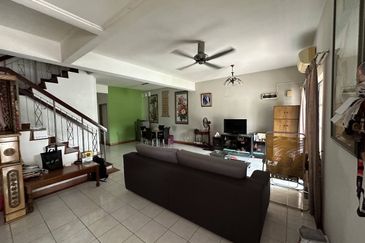 Jalan Anggerik Aranda 31/29