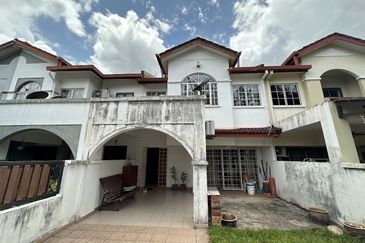 Jalan Anggerik Aranda 31/29