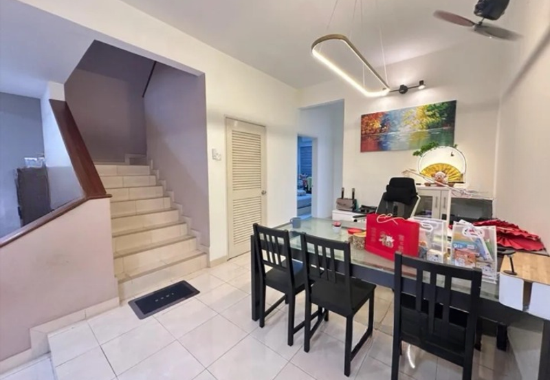 SL 9, Bandar Sungai Long