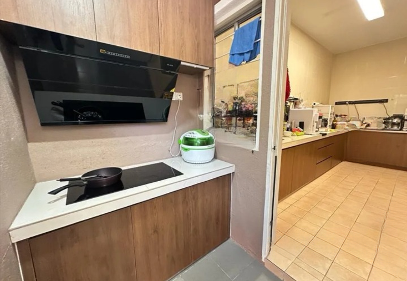 SL 9, Bandar Sungai Long