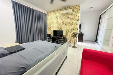 SL 9, Bandar Sungai Long