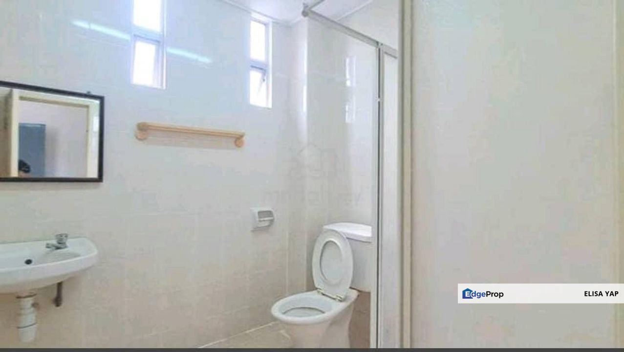 Kota Emerald Amethyst 2 Rawang 20x70 Fully Extended Auto Gate Well Kept 2 Storey House FOR SALE, Selangor, Rawang