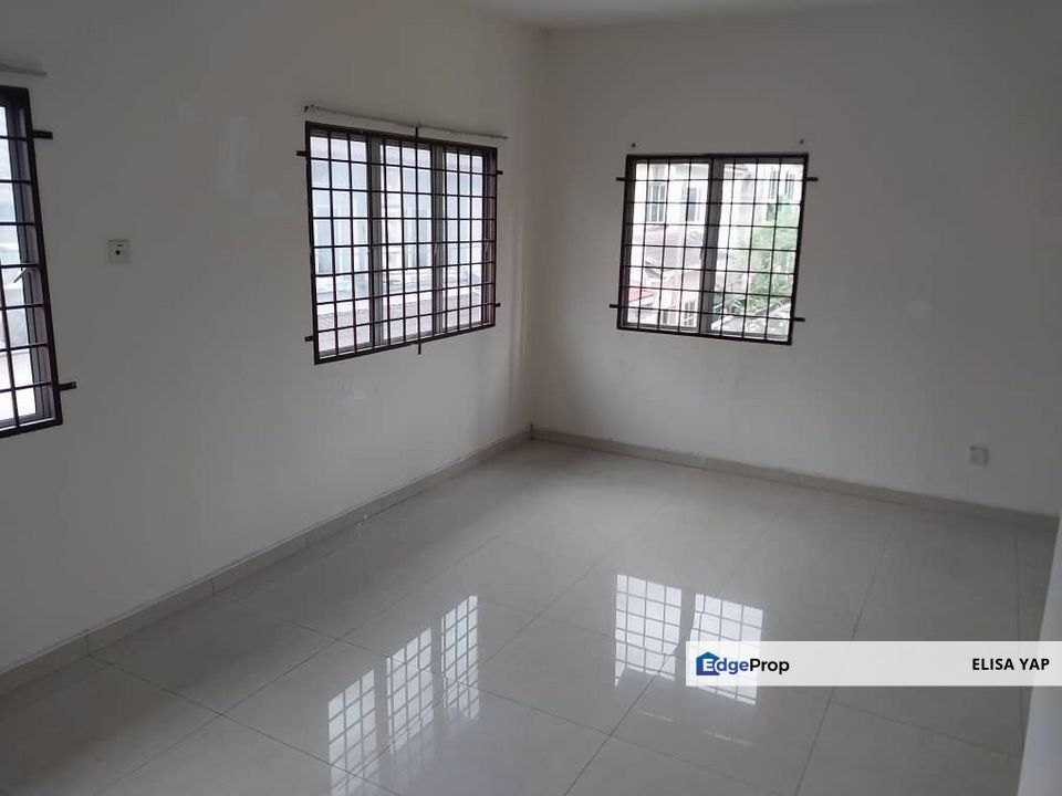 Taman Sri Putra Sungai Buloh 2 Storey House  with  Coner  Extra Huge Land Freehold FOR SALE, Selangor, Sungai Buloh