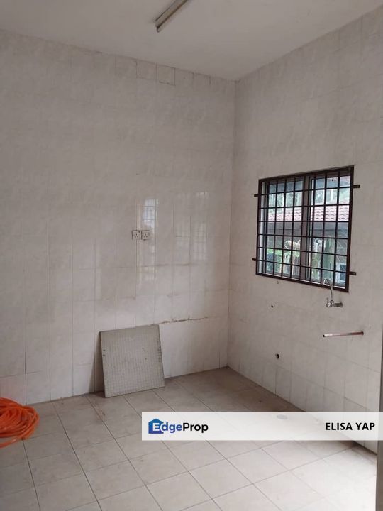 Taman Sri Putra Sungai Buloh 2 Storey House  with  Coner  Extra Huge Land Freehold FOR SALE, Selangor, Sungai Buloh
