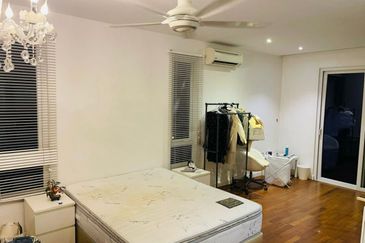 Rafflesia @ The Hill