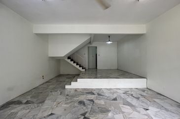 SL 6, Bandar Sungai Long