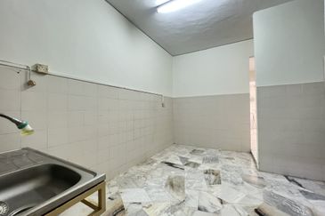 SL 6, Bandar Sungai Long