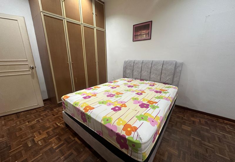 SL 4, Bandar Sungai Long