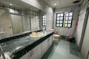 SL 4, Bandar Sungai Long