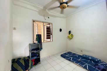 Pangsapuri Bayu Suria (Summerfields Apartments)