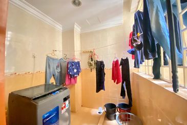 Pangsapuri Bayu Suria (Summerfields Apartments)