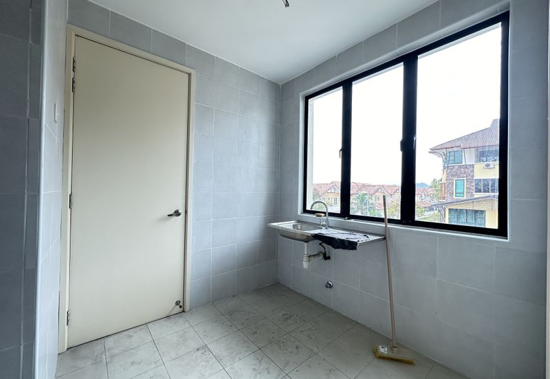 Avenue 2, Lake Valley