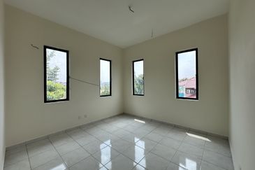 Avenue 2, Lake Valley