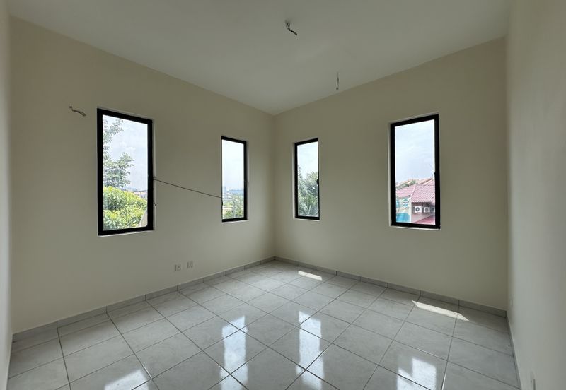 Avenue 2, Lake Valley