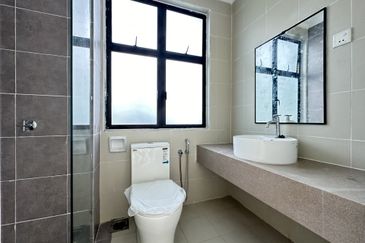 Avenue 2, Lake Valley