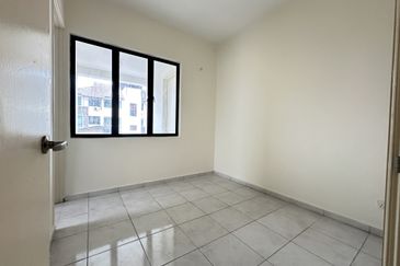 Avenue 2, Lake Valley