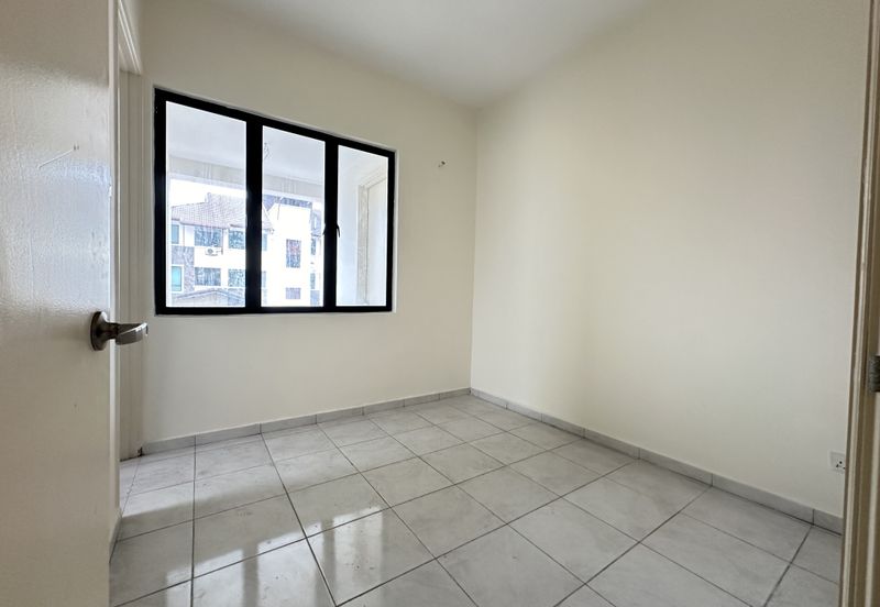 Avenue 2, Lake Valley