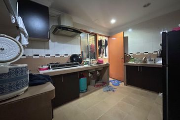 Pangsapuri Bayu Suria (Summerfields Apartments)