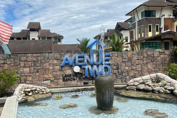 Avenue 2, Lake Valley