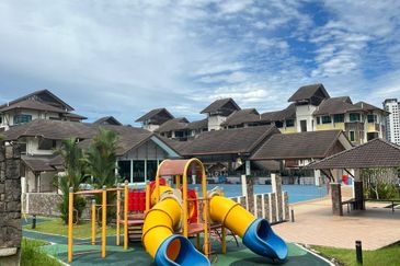 Avenue 2, Lake Valley