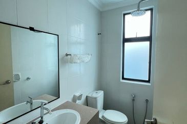 Avenue 2, Lake Valley