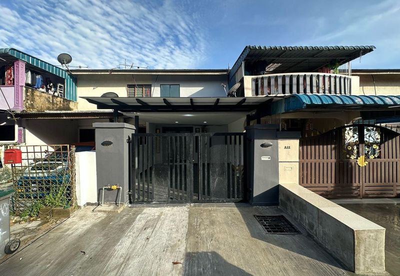 Double Storey @Low Cost Mount Austin 