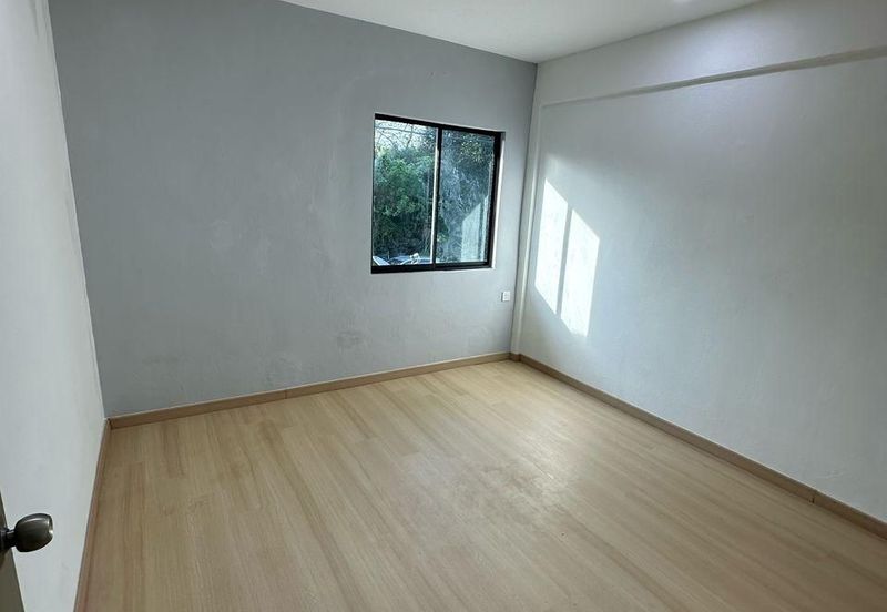 Double Storey @Low Cost Mount Austin 