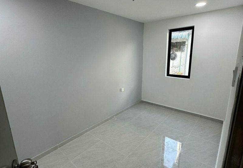 Double Storey @Low Cost Mount Austin 