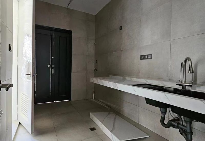 The Grand Thompson Residence