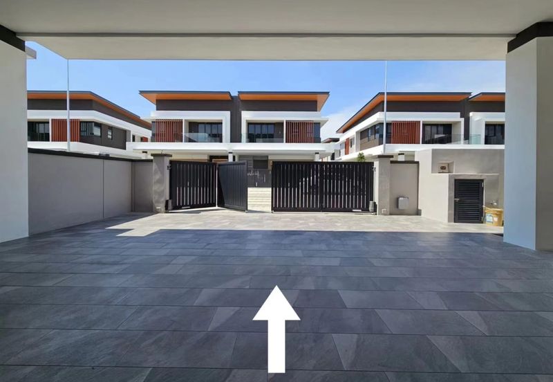 The Grand Thompson Residence