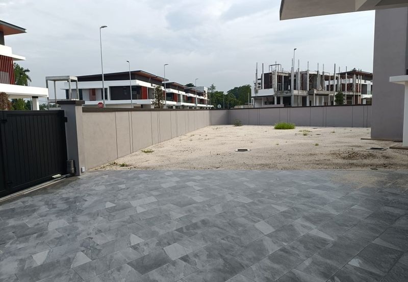 The Grand Thompson Residence