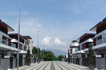 The Grand Thompson Residence