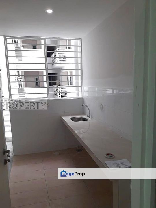 Medella Oasis Business Park 2 room partial furnished unit for rent, Selangor, Ara Damansara