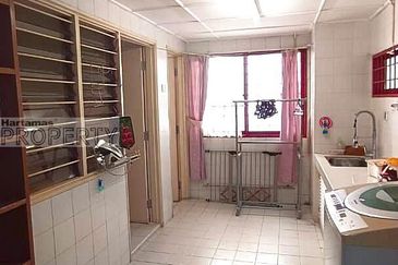 Spring & Summer Villa