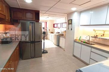 Spring & Summer Villa