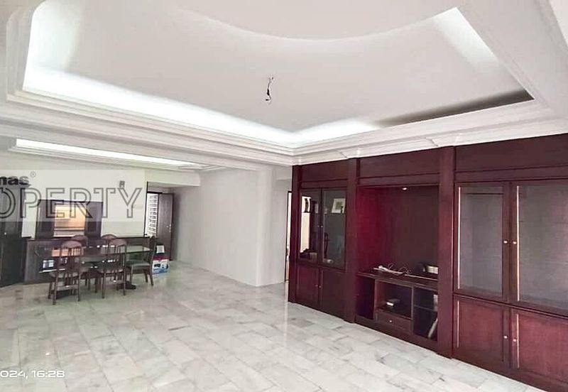 Spring & Summer Villa