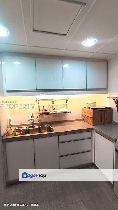 Summer Villa @ Subang Jaya, Spacious and Quiet Unit, Unique Lake Unblock View, high floor windy and good fengshui unit, Selangor, Subang Jaya