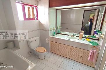 Spring & Summer Villa