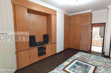 Spring & Summer Villa