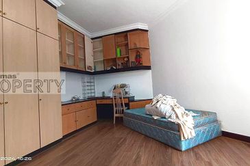 Spring & Summer Villa