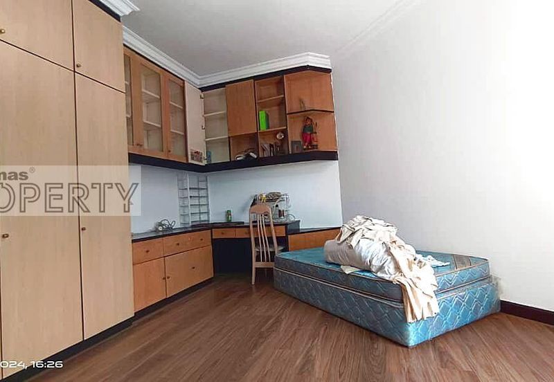 Spring & Summer Villa