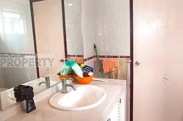 Spring & Summer Villa