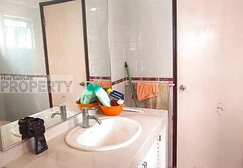 Spring & Summer Villa