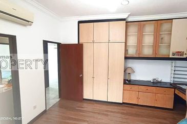 Spring & Summer Villa