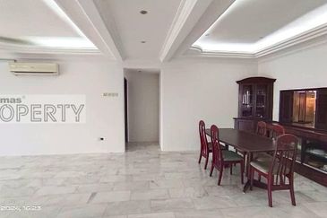 Spring & Summer Villa