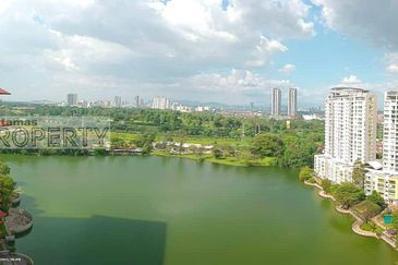 Spring & Summer Villa