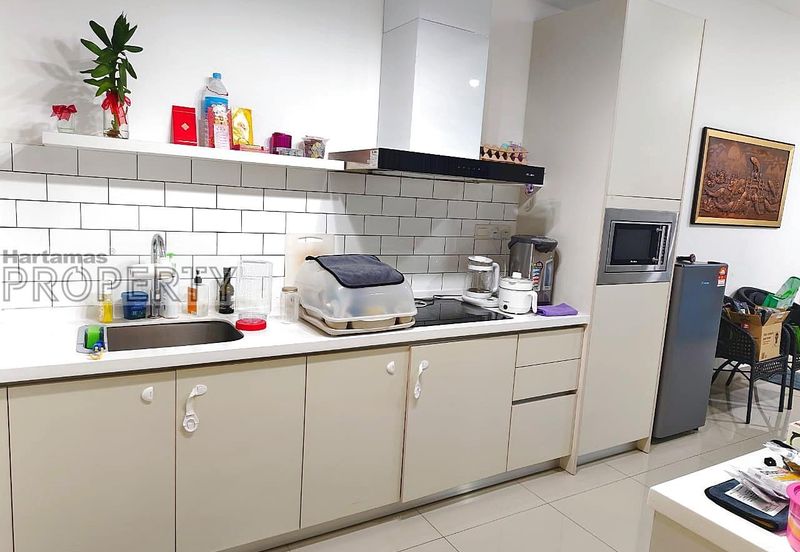 East Parc @ Menjalara