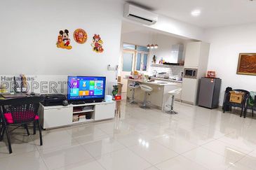 East Parc @ Menjalara