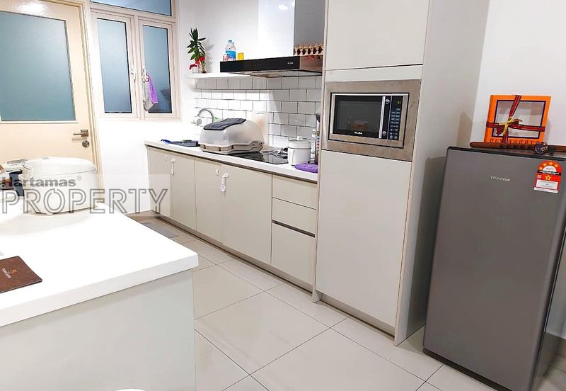 East Parc @ Menjalara